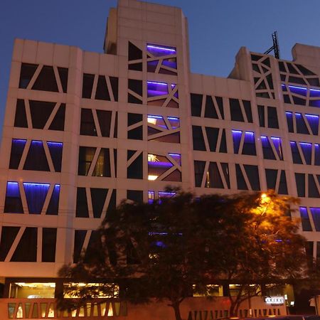 מומביי Dragonfly Hotel - The Art Hotel מראה חיצוני תמונה
