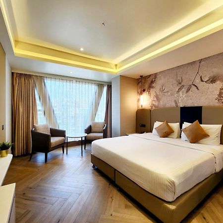 מומביי Dragonfly Hotel - The Art Hotel מראה חיצוני תמונה