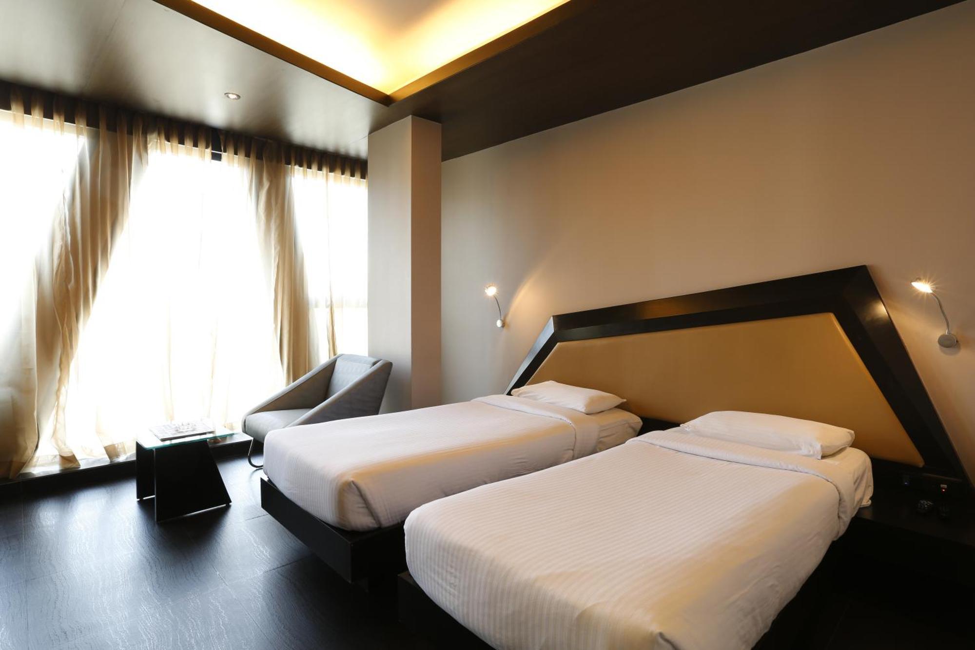 מומביי Dragonfly Hotel - The Art Hotel מראה חיצוני תמונה