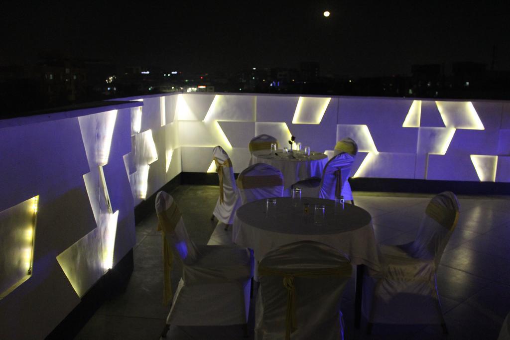 מומביי Dragonfly Hotel - The Art Hotel מראה חיצוני תמונה