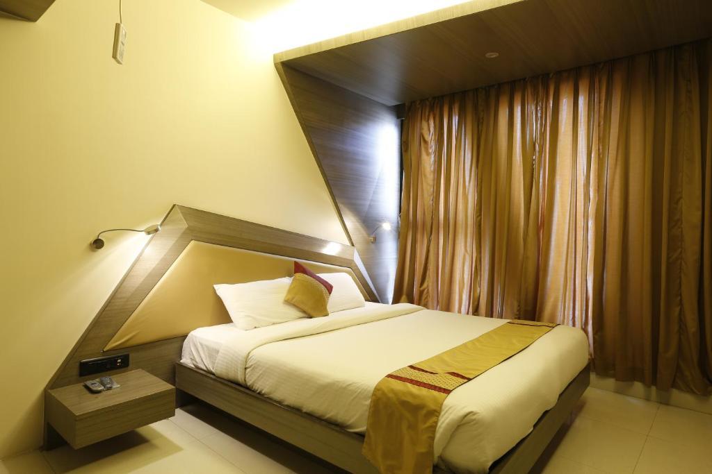 מומביי Dragonfly Hotel - The Art Hotel מראה חיצוני תמונה