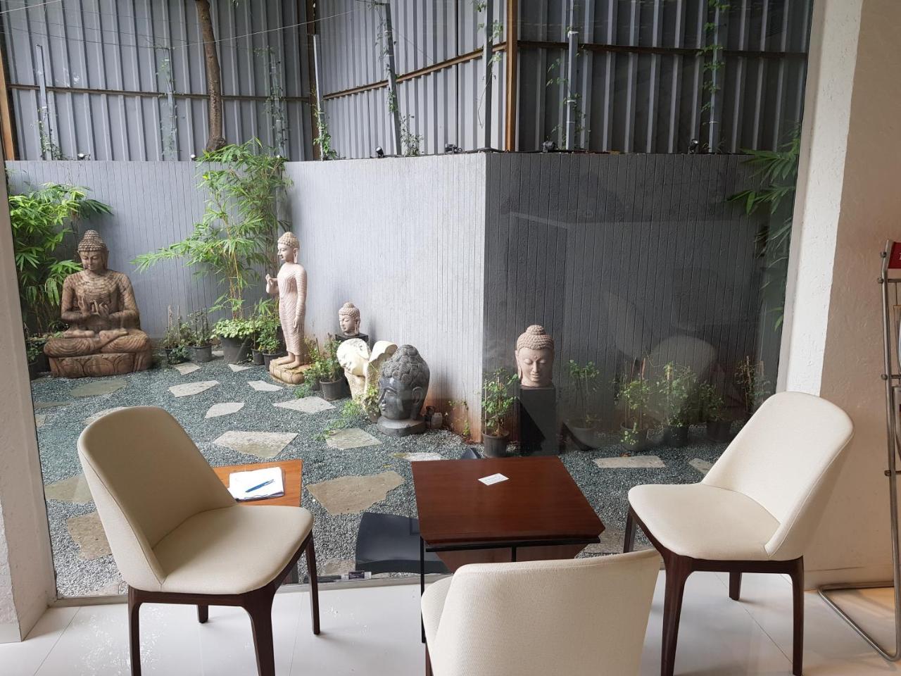 מומביי Dragonfly Hotel - The Art Hotel מראה חיצוני תמונה