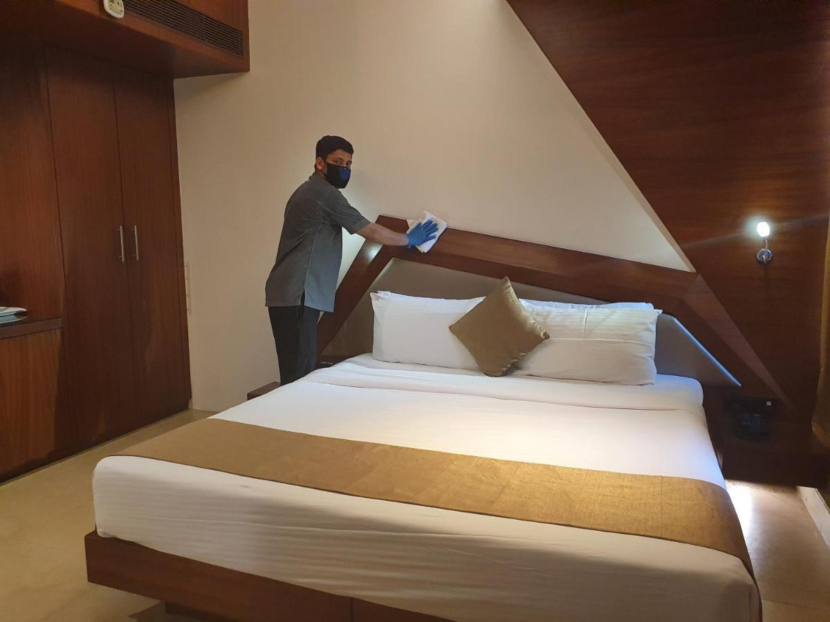 מומביי Dragonfly Hotel - The Art Hotel מראה חיצוני תמונה